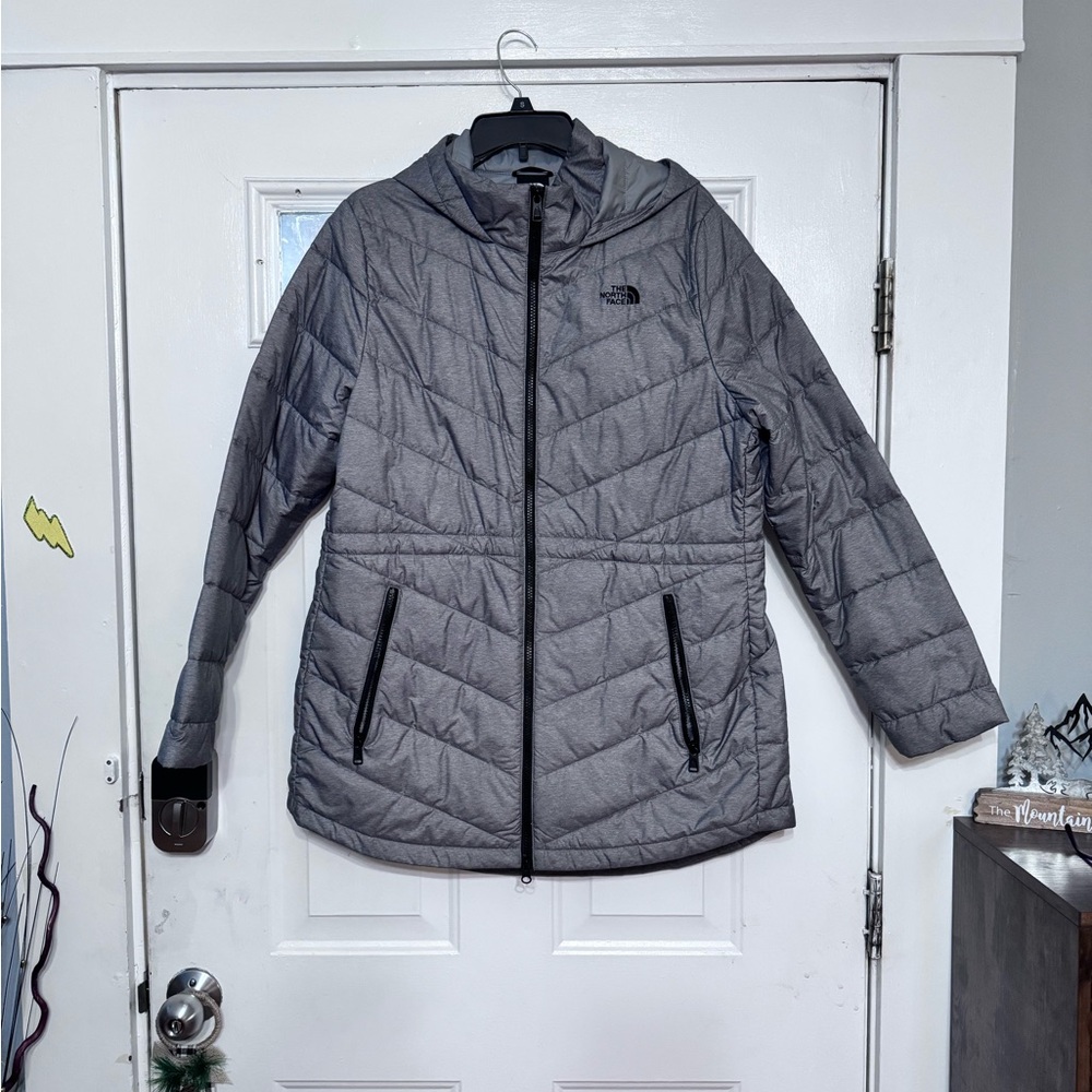 The North Face Gray Puffer Jacket with Quilted Design
